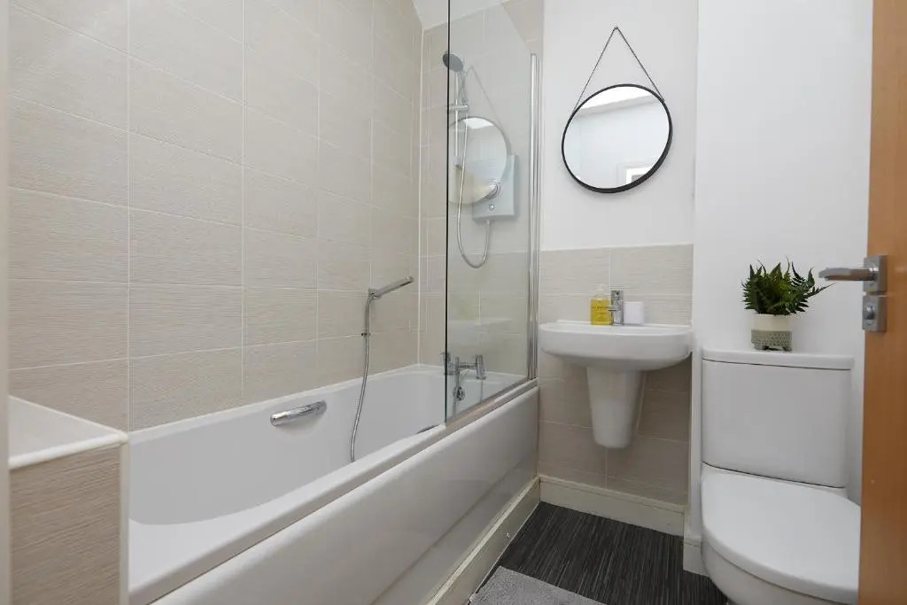 Royal Derby Hospital 2 Bed Town House