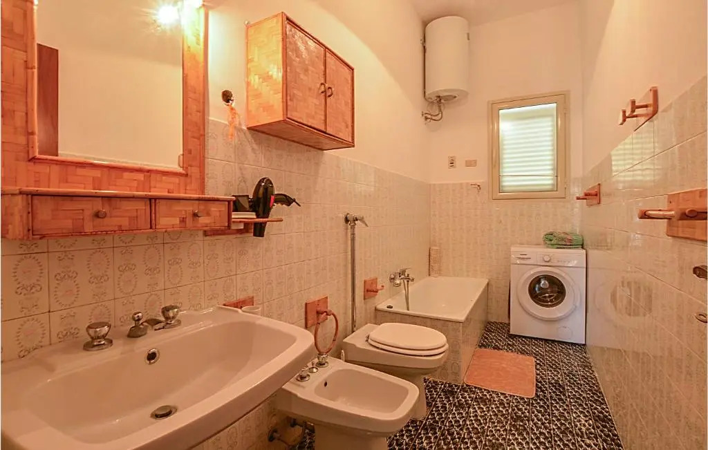 Beautiful Apartment in Menfi With 2 Bedrooms