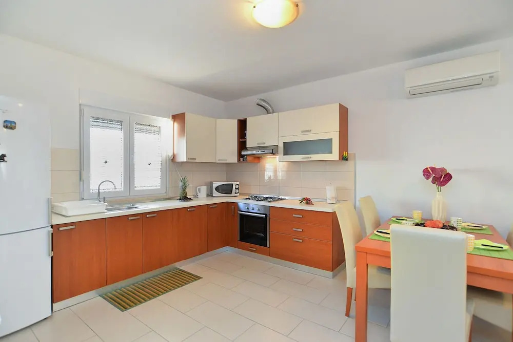 Apartment 1100