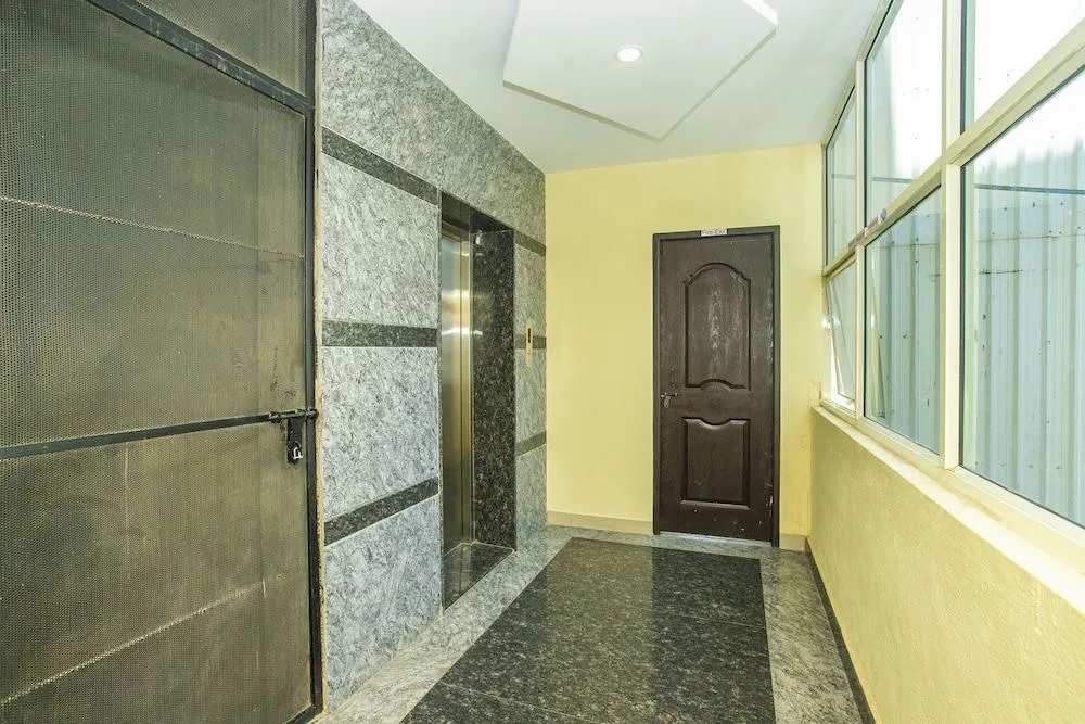 OYO 22837 Chairmen's Hotel