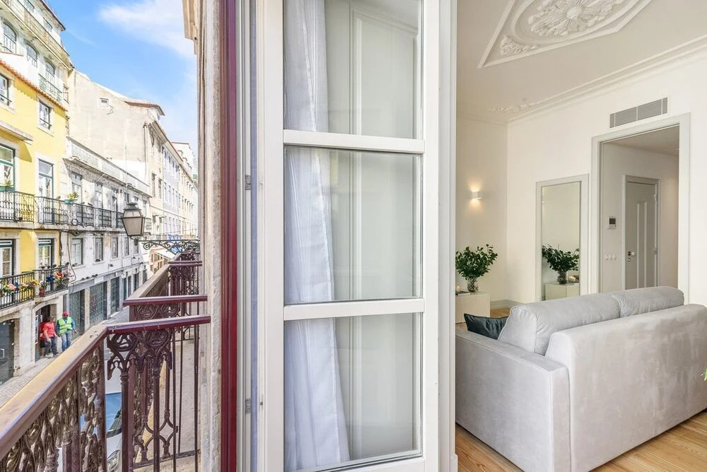 Bacalhoeiros 99 - Beautiful and bright Apartment @ Baixa, Chiado