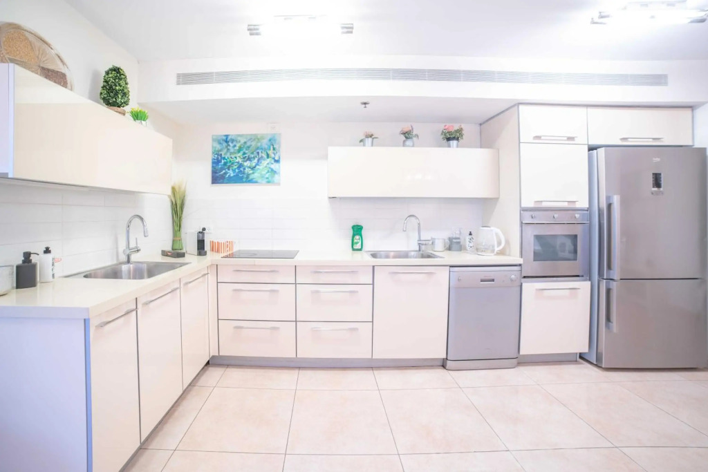 Art Apartment In Mamila - King David Residence