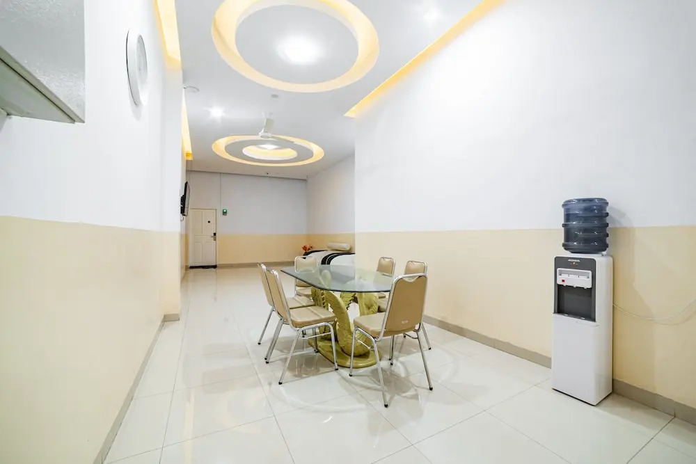 RedDoorz Plus near Thamrin Plaza Medan