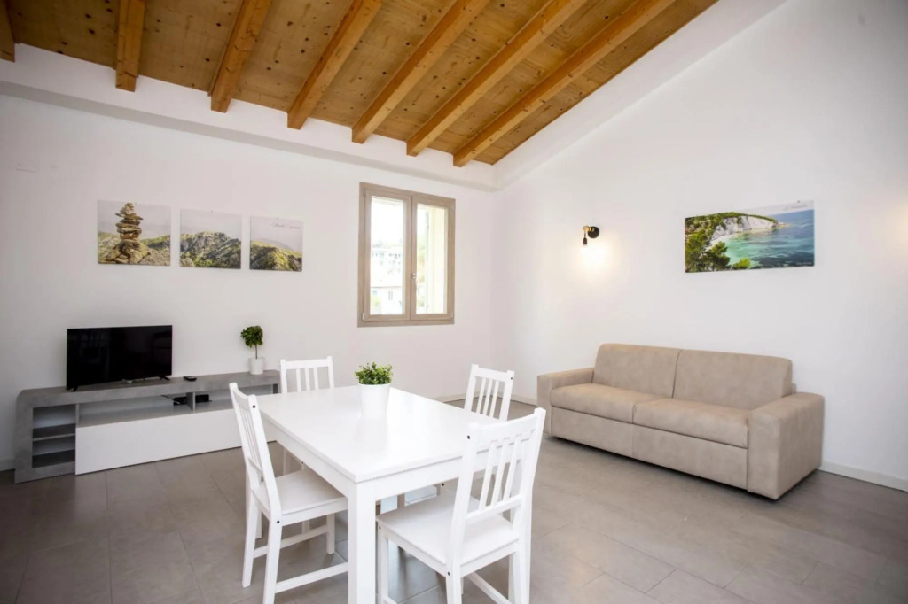 Two-room Loft 2/4 Dimora Mascagni in green building in Portoferraio-BILO 2/5 MASCAGNI DX