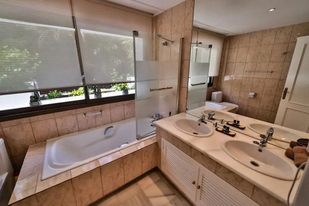 Luxury Apartment On The Golden Mile