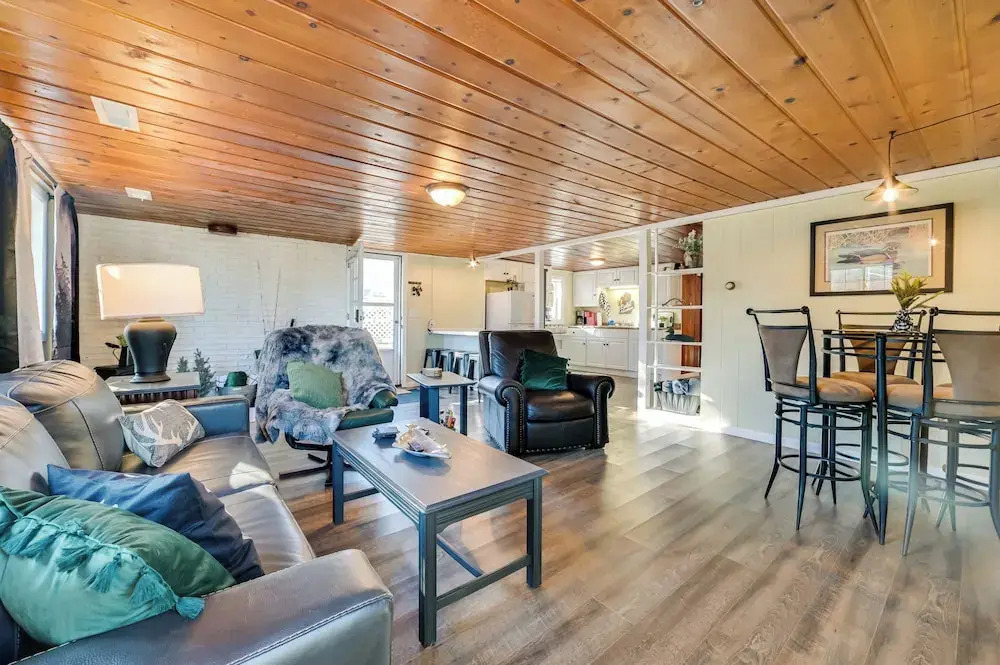 Houghton Lake Cottage - Central Location!