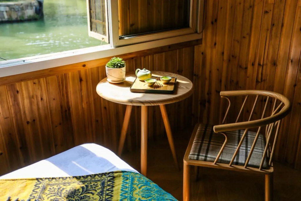 Wuzhen Jingyou Inn