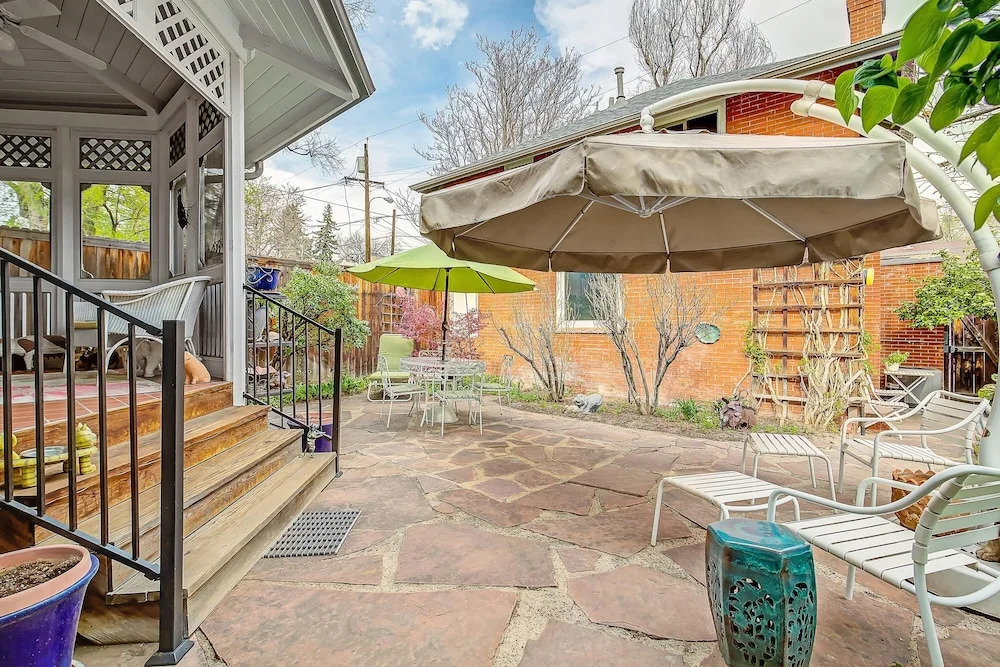 Darling Detached Villa in Heart of Cap Hill