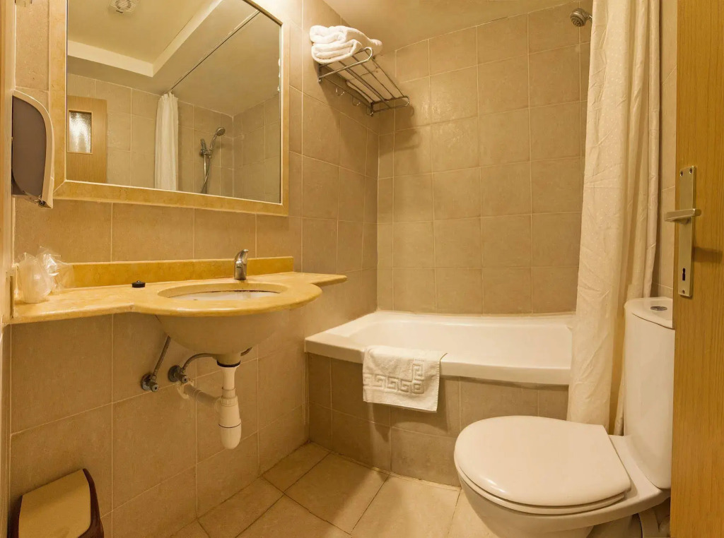 Shoresh Green Hills Family Suites Hotel