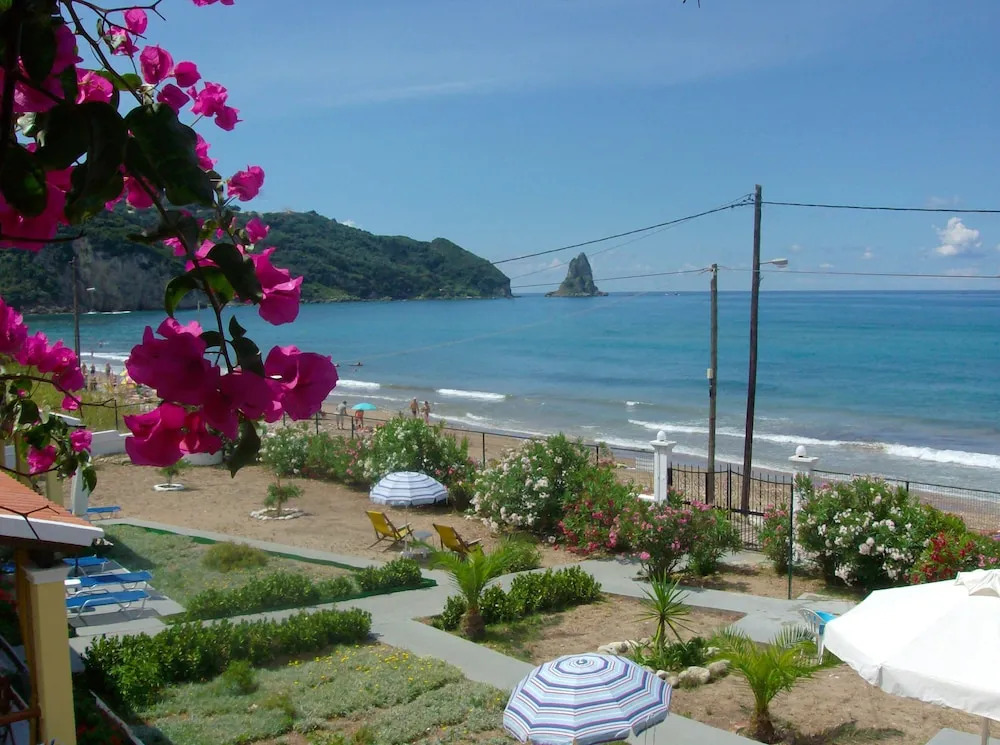 Beachfront holiday house Eftichia