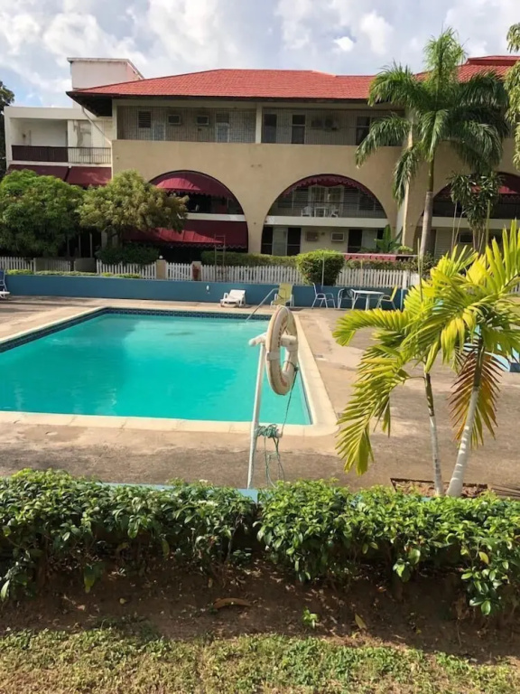 Kingston Luxury Condo Apartment
