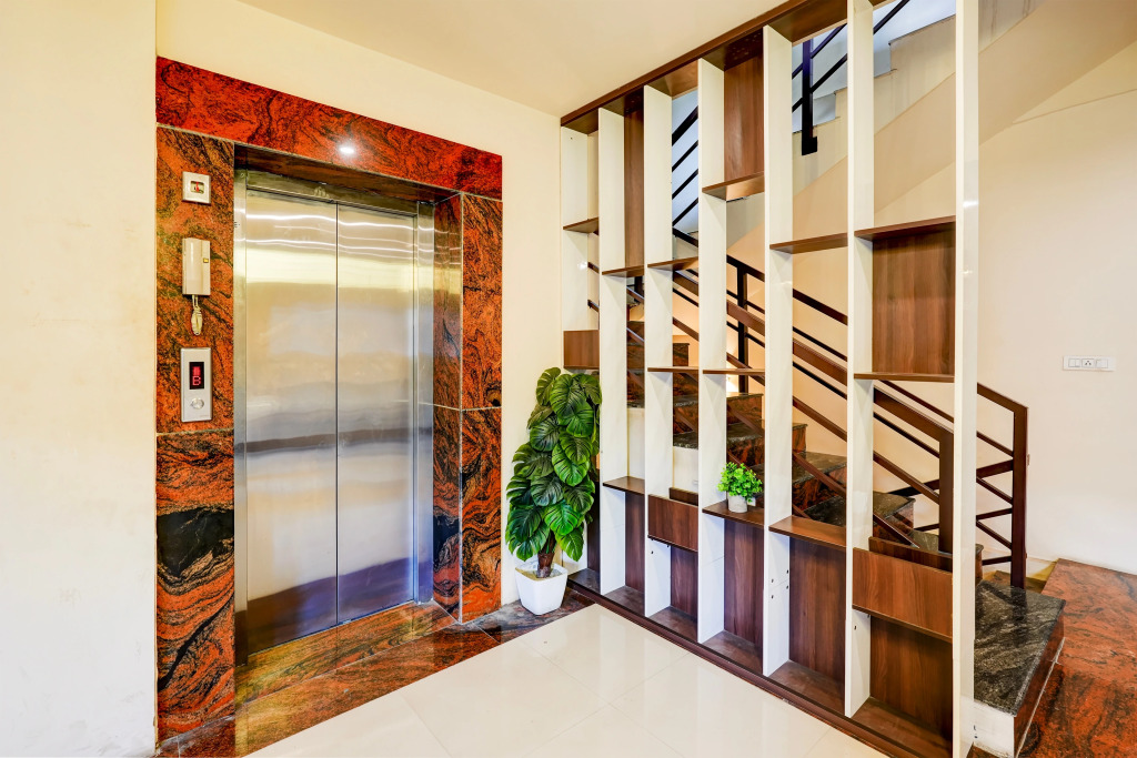 Super Townhouse Oak Mahadevapura Opposite Phoenix Mall Formerly Grand Wilton Inn