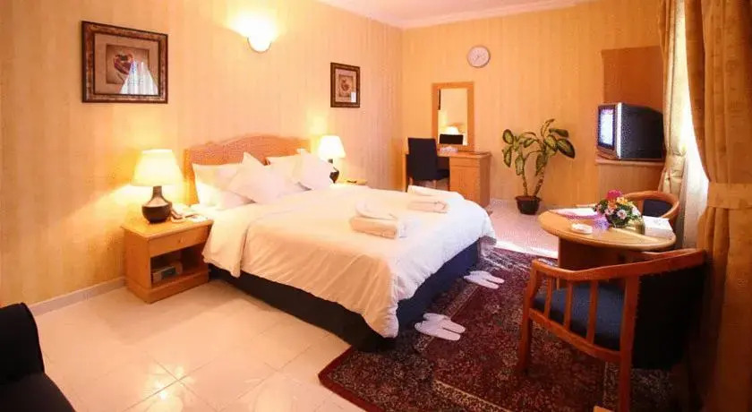 London Creek Hotel Apartments