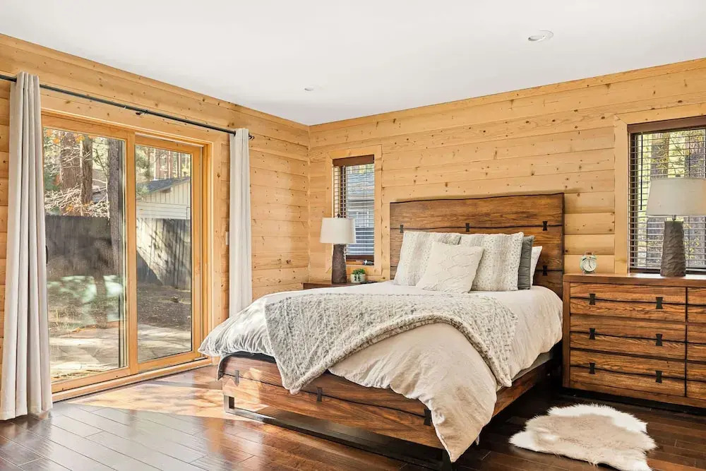 Summit Pine Lodge 4 BDR Minutes From Bear Lake!