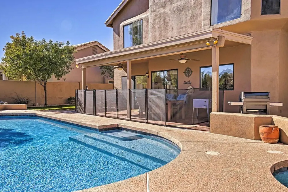Upscale Phoenix Abode: Walk to South Mountain Park
