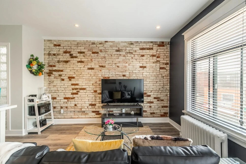 Stunning 1BR Apt - Prime Location -brand New