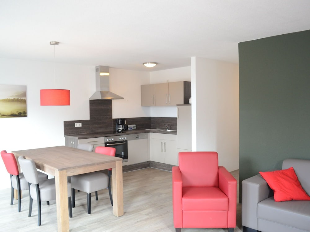 Spacious, Modern Apartment Near the Centre