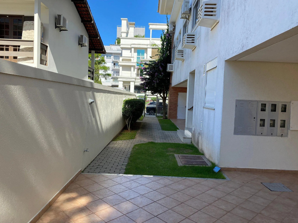 Lindo apto a 3 minutos da praia de Jurerê VMA101