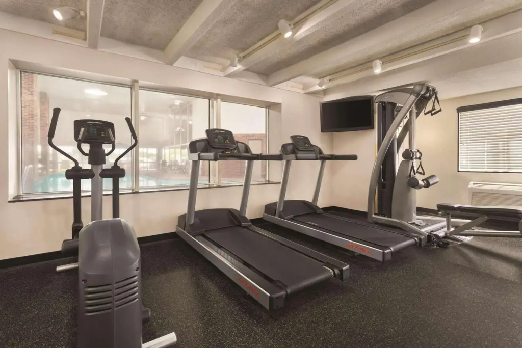 Country Inn & Suites by Radisson, Woodbury, MN