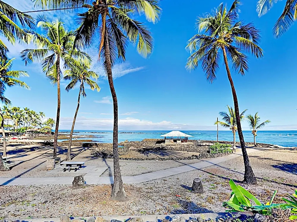 New Listing! Ocean-view Apartment W/ Pool & Spa 2 Bedroom Condo