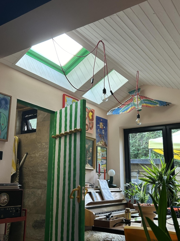 Klein House Clapton Sleeps 2-piano-patio-mirrorbed