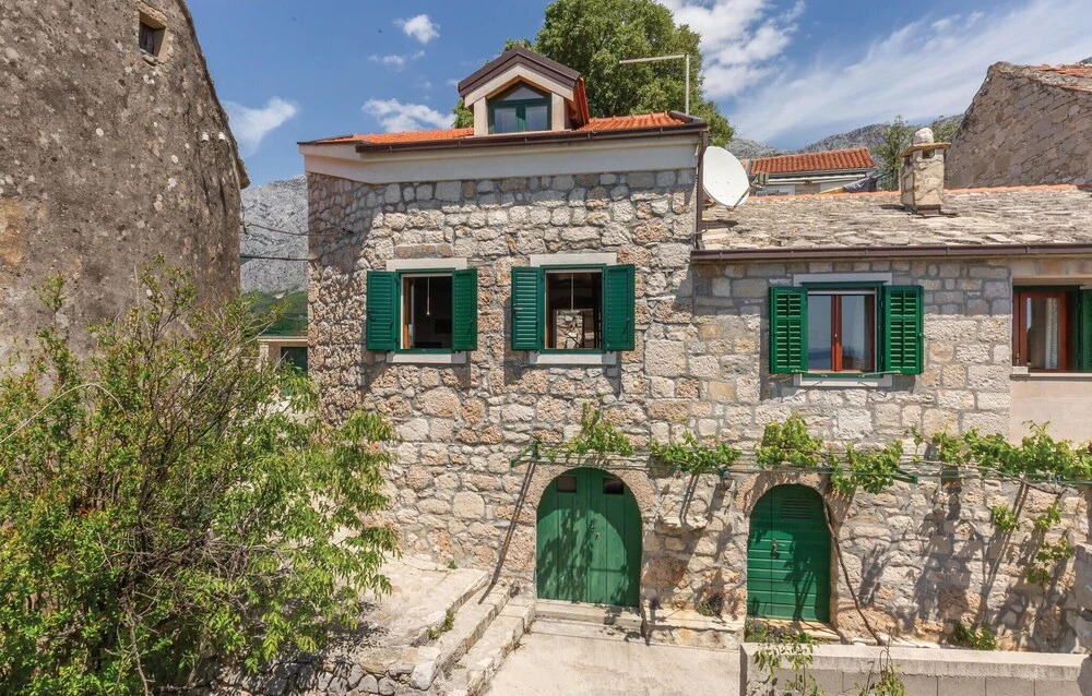 Two-Bedroom Holiday Home In Tucepi