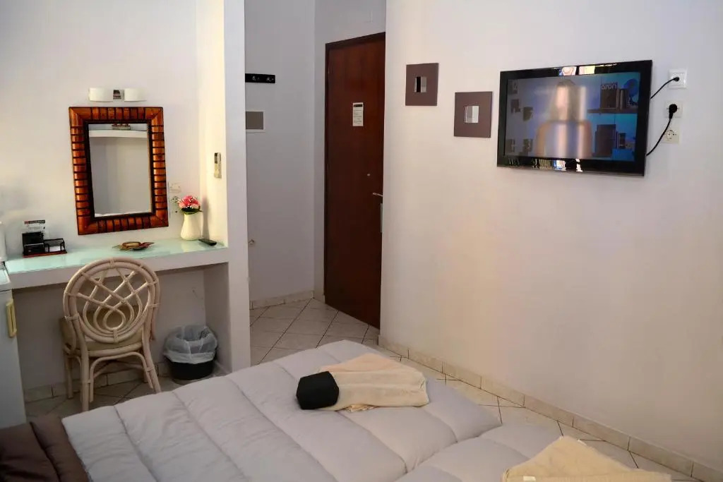 Enetiko Rooms