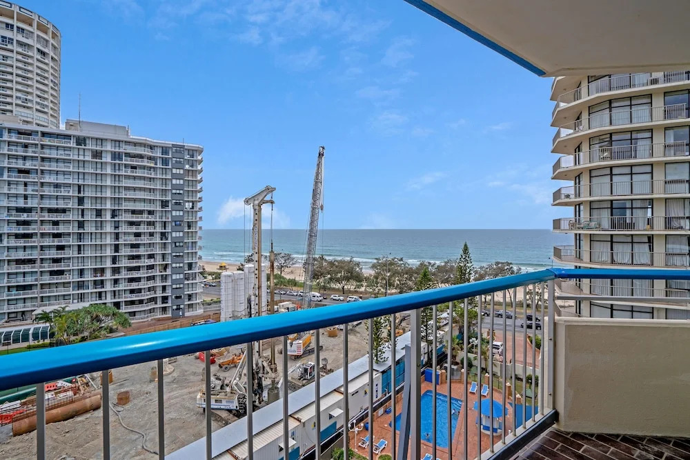 Beachside Views with Pool and Netflix