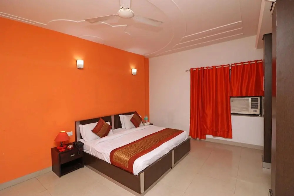 Hotel Era Residency