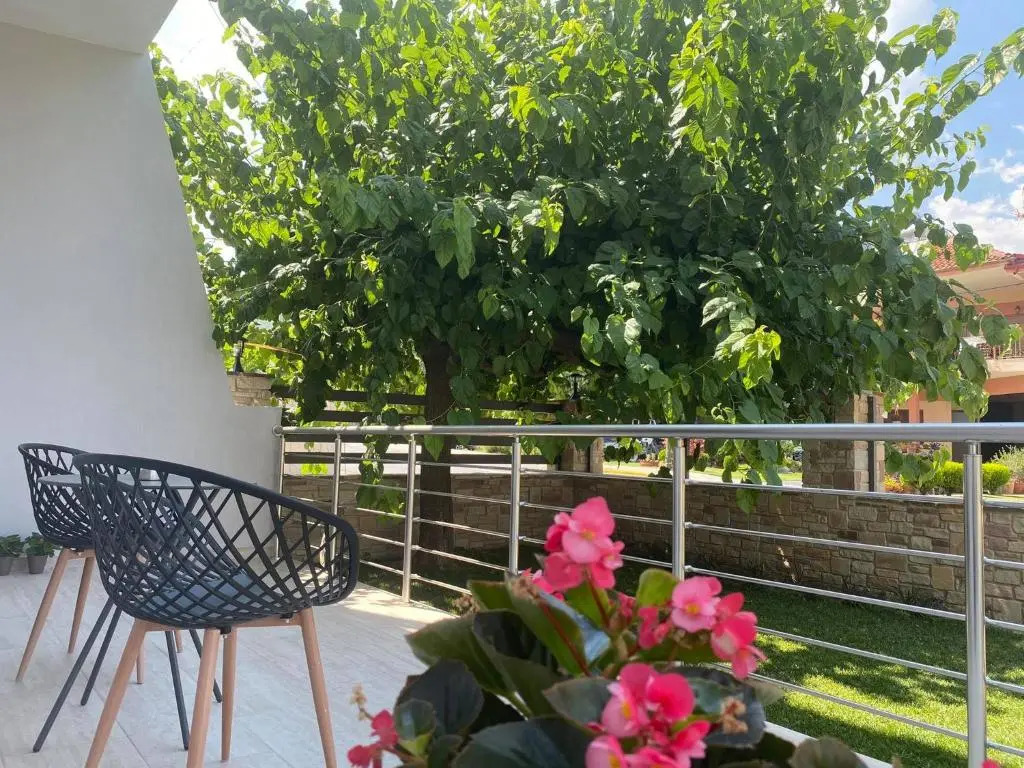 Zillis Apartments