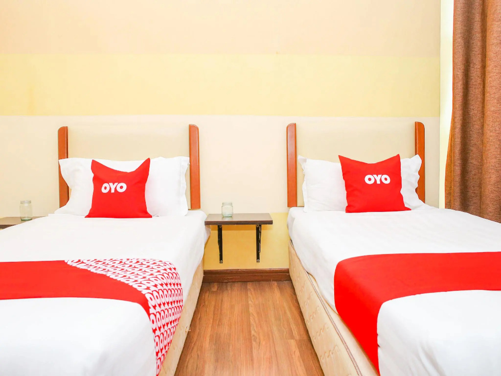OYO 90169 The Grand Hotel 2