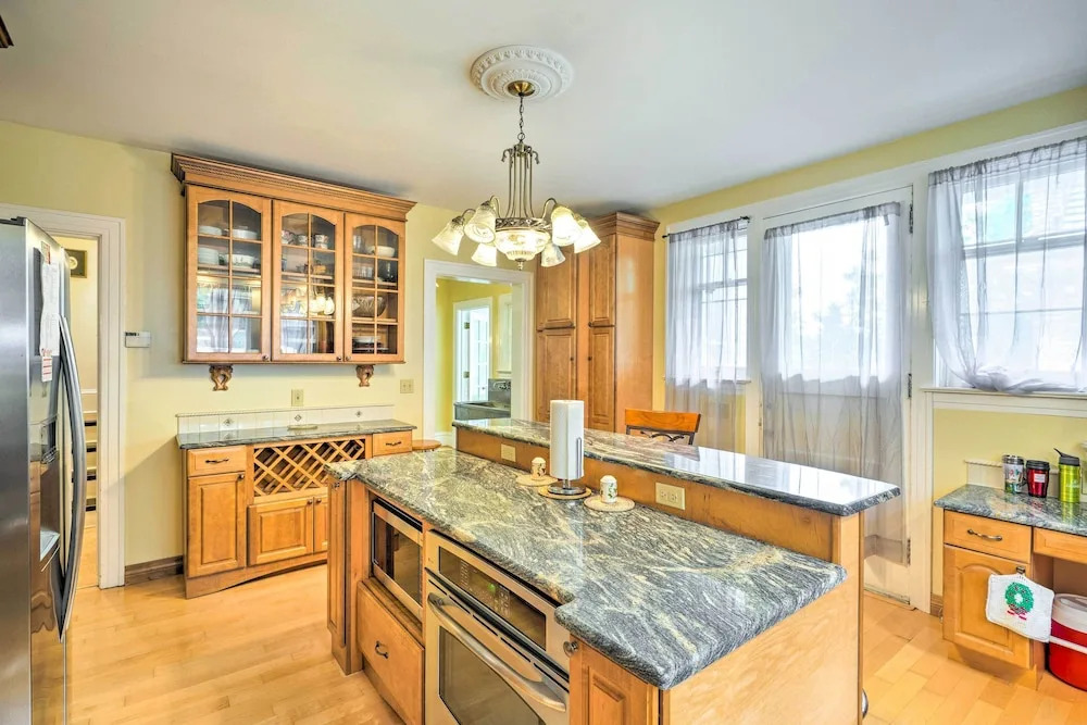Charming Historic Home ~ 1 Mi to Dtwn Olean!