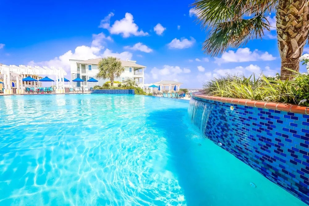 Pelican Pointe 2 Bedroom Condo