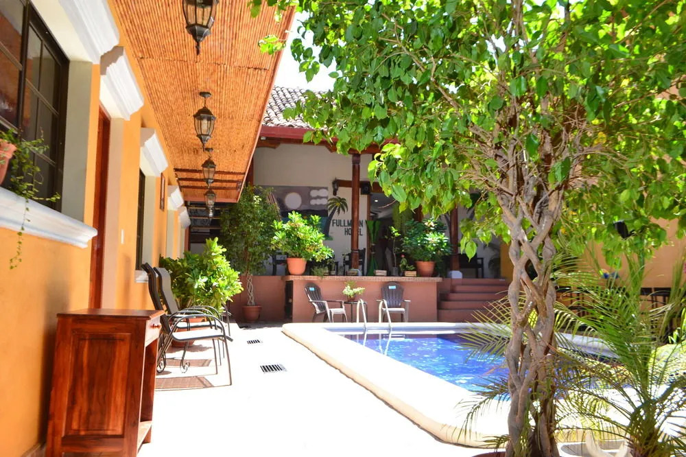 FullMoon Hotel