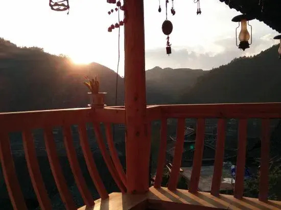 Xijiang Qianhu Miaozhai Guzang Home Inn