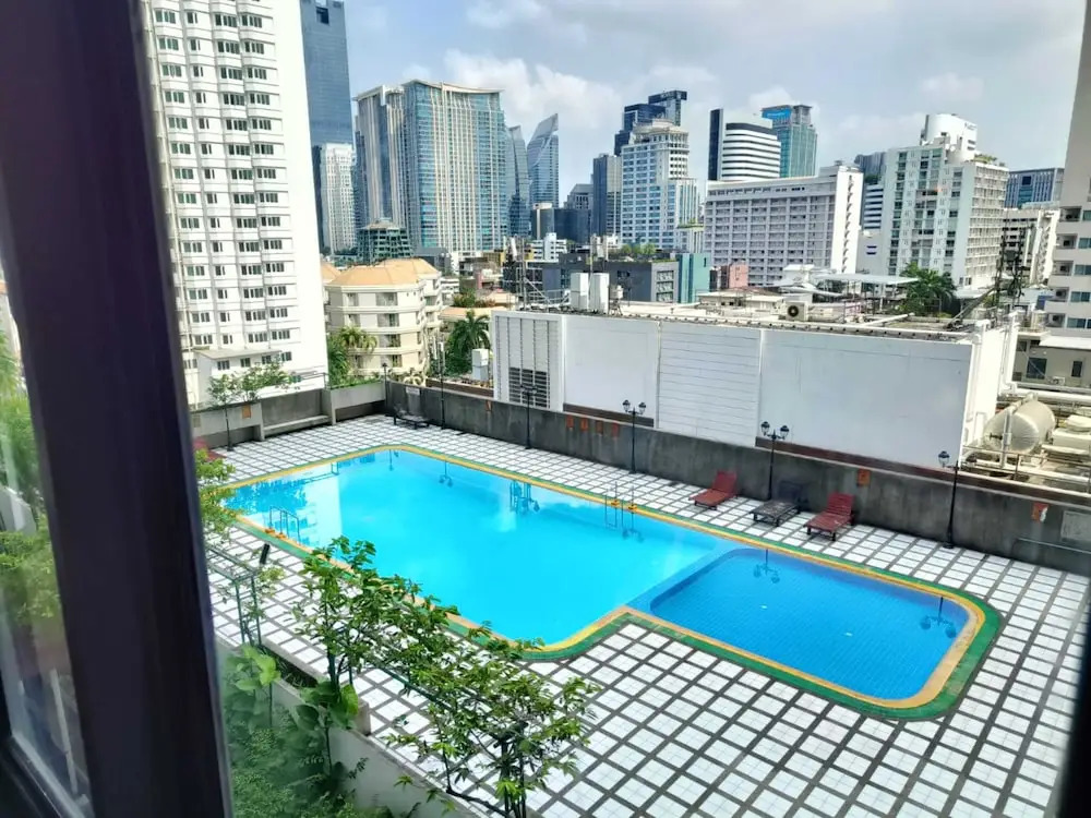 Omni Tower Nana Bangkok - Serviced Apartment on Sukhumvit Soi 4