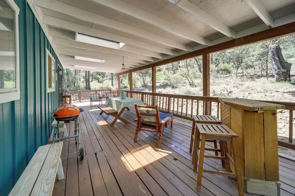 Wraparound Deck: 'breezy Pinez Cabin' in Pine!