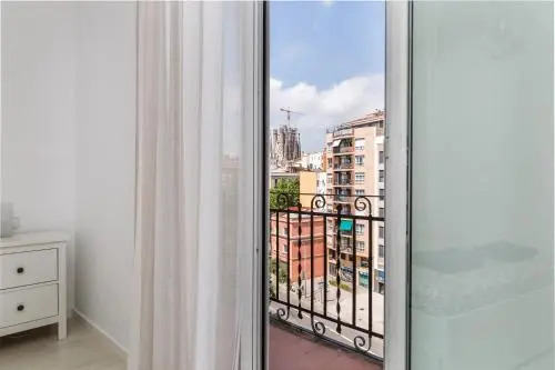 2B Apartment 5 Mins From Sagrada Familia