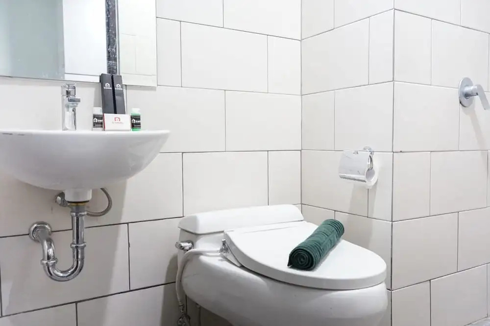 Simply Furnished Studio Room @ Lexington Apartment