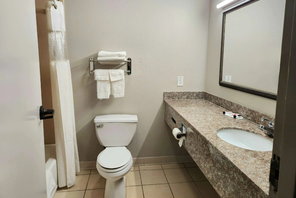 Days Inn by Wyndham LaPlace- New Orleans