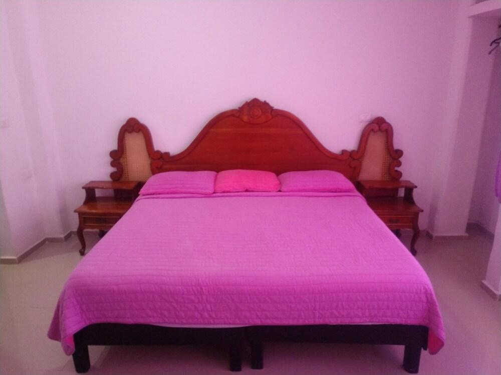 Hotel Atenas Inn