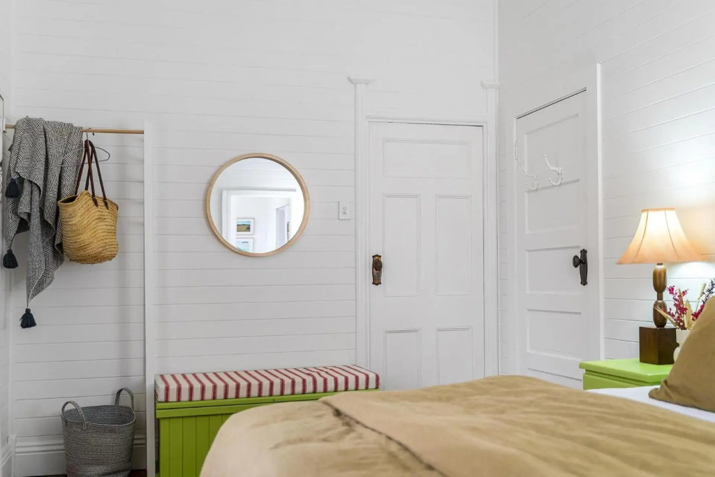 Mullum River House - waterfront heritage home