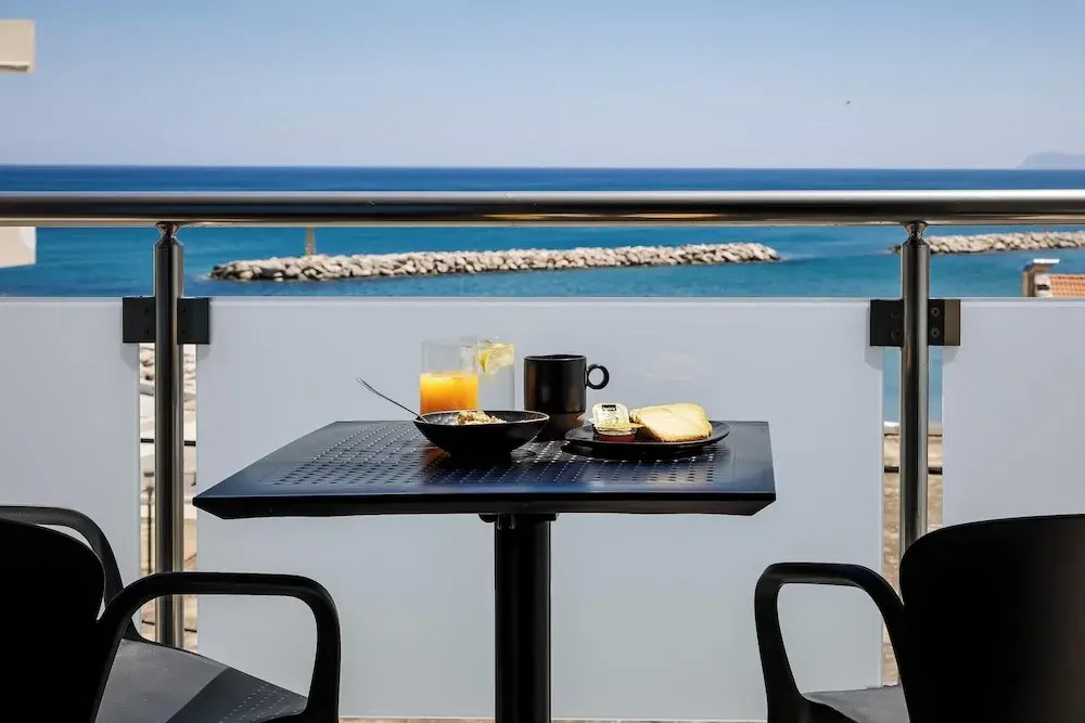 Luxury Sea View Apartment in Kolimvari