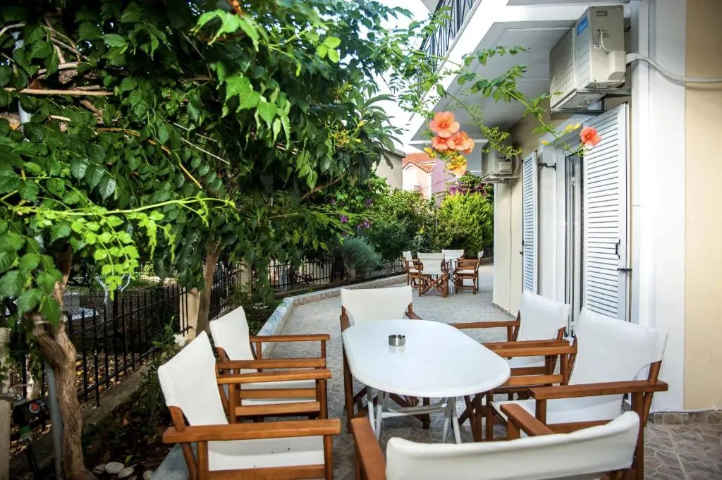 Captain Georgio Apartments