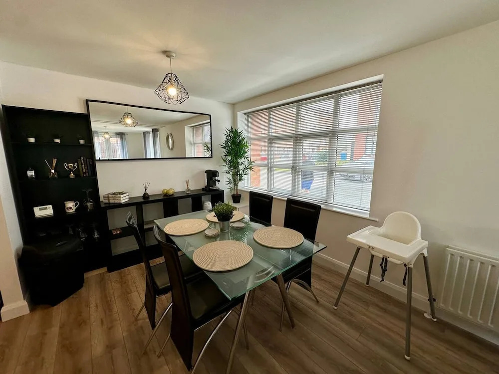 2br City Side Apartment