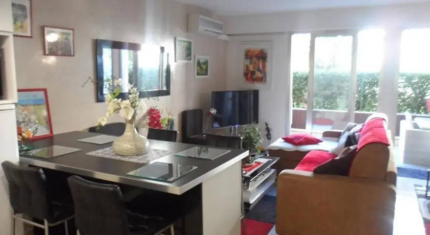 Cannes Home Rental Studio Montaigne
