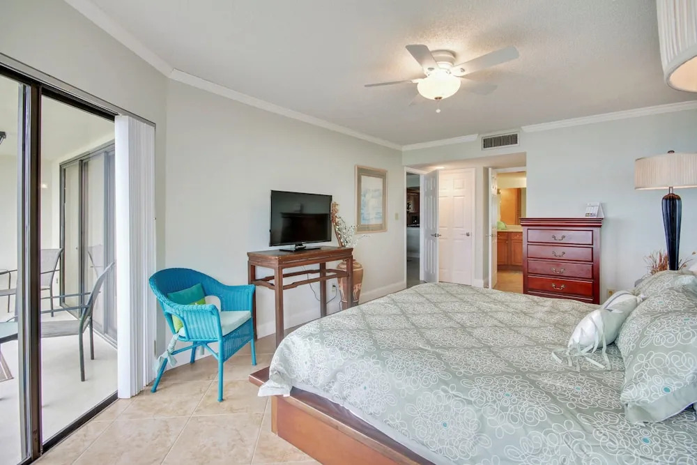 Land's End 404 Building 9 Top Floor/premier/updated/near Pool!