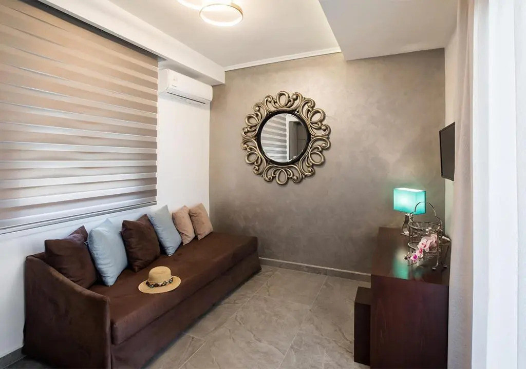 SUN RESIDENCE Exclusive Seaside Suites