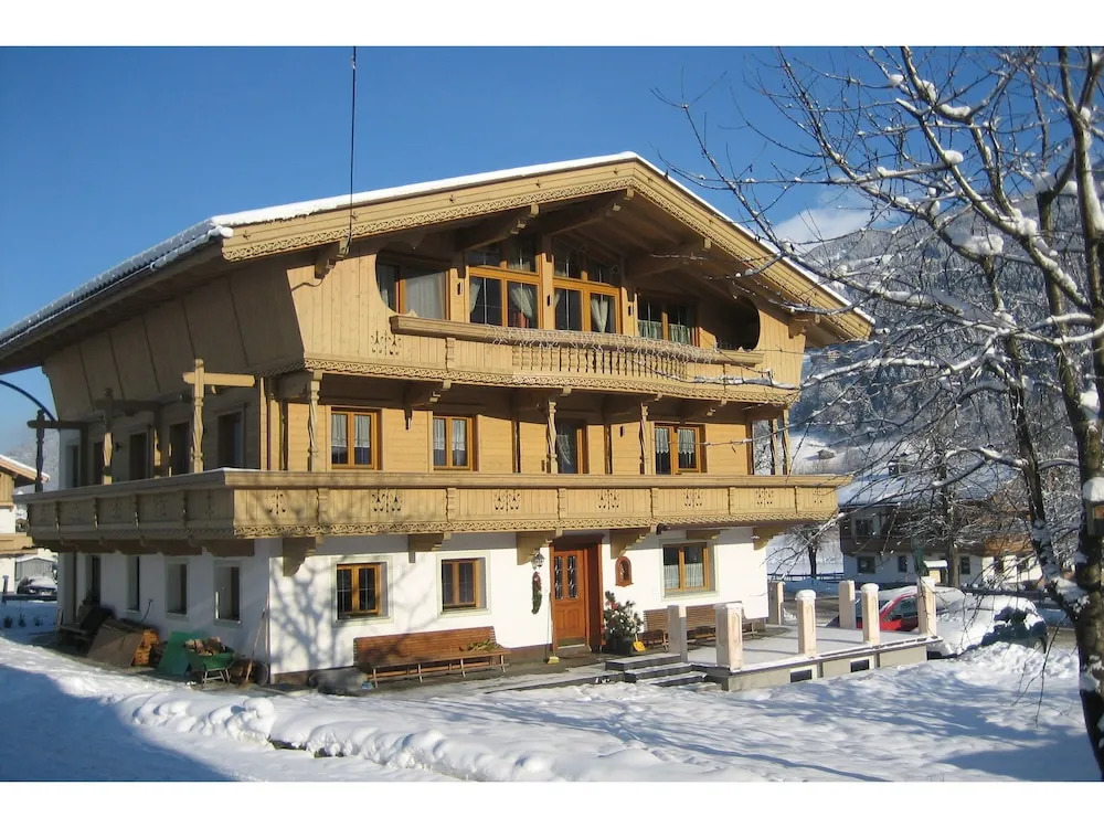 Splendid Apartment in Aschau im Zillertal With Garden