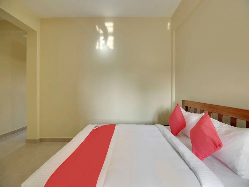 OYO 26718 The Mayura Residency